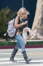 SARAH MICHELLE GELLAR Out and About in Los Angeles 05/27/2015