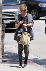 SARAH MICHELLE GELLAR Out Shopping in Brentwood 05/29/2015