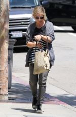SARAH MICHELLE GELLAR Out Shopping in Brentwood 05/29/2015