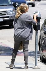 SARAH MICHELLE GELLAR Out Shopping in Brentwood 05/29/2015