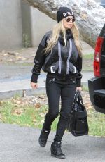 STACY FERGIE FERGUSON Leaves a Park in Brentwood 05/22/2015