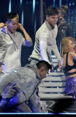TAYLOR SWIFT at 1989 World Tour at Tiger Stadium in Baton Rouge