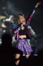 TAYLOR SWIFT at 1989 World Tour at Tiger Stadium in Baton Rouge