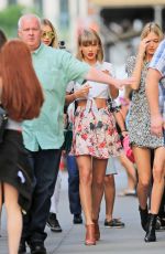 TAYLOR SWIFT, GIGI HADID and MARTHA HUNT Out in New York 05/29/2015