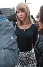 TAYLOR SWIFT Out and About in Beverly Hills 05/08/2015