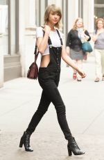 TAYLOR SWIFT Out and About in New York 05/28/2015