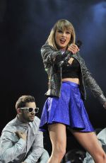 TAYLOR SWIFT Performs at 1989 World Tour in Detroit