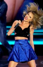 TAYLOR SWIFT Performs at Rock in Rio USA in Las Vegas