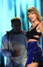 TAYLOR SWIFT Performs at Rock in Rio USA in Las Vegas