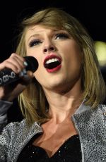 TAYLOR SWIFT Performs at Rock in Rio USA in Las Vegas