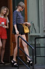 TAYLOR SWIFT un Shorts Leaves Her Apartment in New York 05/30/2015