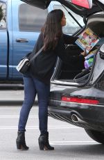 ZOE SALDANA Shopping at Babies R US in Van Nuys 05/17/2015