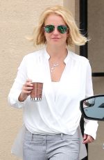 BRITNEY SPEARS at Corner Bakery Cafe in Calabasas