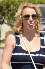 BRITNEY SPEARS Leaves Corner Bakery Cafe in Calabasas 05/31/2015