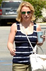 BRITNEY SPEARS Leaves Corner Bakery Cafe in Calabasas 05/31/2015