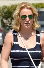 BRITNEY SPEARS Leaves Corner Bakery Cafe in Calabasas 05/31/2015