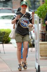 BRITNEY SPEARS Out and About in Thousand Oaks 06/03/2015