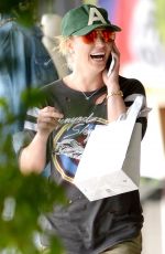 BRITNEY SPEARS Out and About in Thousand Oaks 06/03/2015