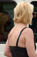 BRITNEY SPEARS Out and About in Thousand Oaks 06/10/2015