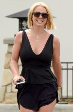 BRITNEY SPEARS Out and About in Thousand Oaks 06/10/2015