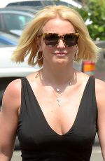 BRITNEY SPEARS Out and About in Thousand Oaks 06/10/2015