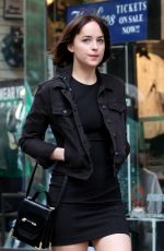 DAKOTA JOHNSON on the Set of How to be Single 06/09/2015