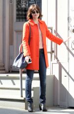 DAKOTA JOHNSON on the Set of How To Be Single in New York 05/26/2015