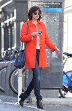 DAKOTA JOHNSON on the Set of How To Be Single in New York 05/26/2015