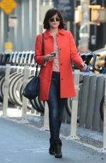 DAKOTA JOHNSON on the Set of How To Be Single in New York 05/26/2015