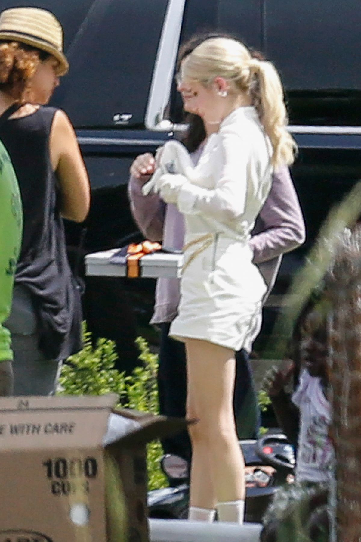 EMMA ROBERTS on the Set of Scream Queens in New Orleans 06/20/2015 EMMA ROBERTS on the Set of Scream Queens in New Orleans 06/20/2015
