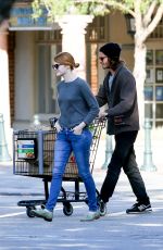 EMMA STONE Shopping Grocery at Ralphs in Malibu 06/05/2015