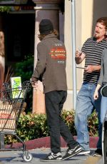 EMMA STONE Shopping Grocery at Ralphs in Malibu 06/05/2015
