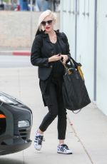 GWEN STEFANI Out and About in Santa Monica 06/11/2015