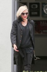 GWEN STEFANI Out and About in Santa Monica 06/11/2015