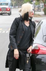 GWEN STEFANI Out and About in Santa Monica 06/11/2015