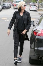 GWEN STEFANI Out and About in Santa Monica 06/11/2015