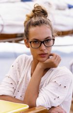 HANNAH FERGUSON - Galoremag, Summer Bobmshell Guide 2015
