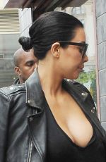 KIM KARDASHIAN Leaves Her Home in New York 06/01/2015
