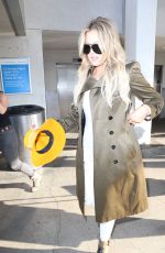 KHLOE KARDASHIAN Arrives at Los Angeles International Airport 05/31/2015