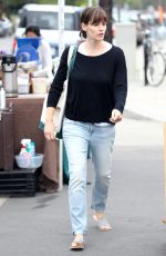 JENNIFER GARNER Shopping at Farmer