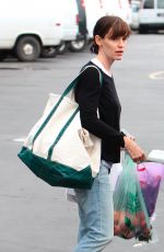 JENNIFER GARNER Shopping at Farmer