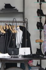 JENNIFER GARNER Shopping in Brentwood 06/13/2015