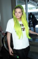 KESHA Arrives at Los Angeles International Airport 06/18/2015