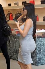 KIM KARDASHIAN Shoping at Celine on Rodeo Drive in Beverly Hills 06/12/2015