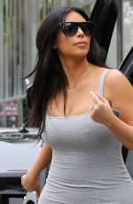 KIM KARDASHIAN Shoping at Celine on Rodeo Drive in Beverly Hills 06/12/2015