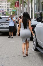 KIM KARDASHIAN Shoping at Celine on Rodeo Drive in Beverly Hills 06/12/2015