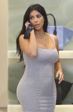 KIM KARDASHIAN Shoping at Celine on Rodeo Drive in Beverly Hills 06/12/2015