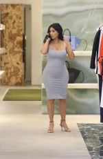 KIM KARDASHIAN Shoping at Celine on Rodeo Drive in Beverly Hills 06/12/2015