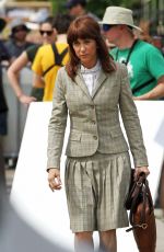 KRISTEN WIIG on the Set of Ghostbuster 3 in Boston 06/18/2015