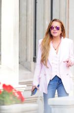 LINDSAY LOHAN Out for Lunch at Scott